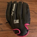 Mizuno Jennie Finch GPP1105F1 11" Youth Fastpitch Softball Mitt Left Hand Throw. Fixed Price $18.99.