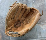 Wilson A2163 Fred Lynn Infielders Baseball Glove Lht Dual Hinge. Fixed Price $10.00.
