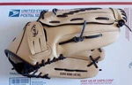 Franklin Sports Fieldmaster Softball Baseball Glove 22660-13 Right Hand Throw. Fixed Price $24.00.