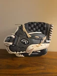 Rawlings 12.5" Highlight Series Fastpitch Softball Glove Right Hand HFP125BW. Fixed Price $17.99.