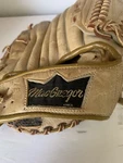 Vintage Macgregor M15T 11 Inches Baseball Glove Rht. Fixed Price $24.99.