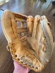 Vintage Rawlings HJF50 Rht 12" Baseball Glove Mitt Dave Concepcion Fastback. Fixed Price $14.99.