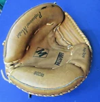 Martin BGC40 Adult Catcher Baseball Mitt Rht. Fixed Price $46.99.
