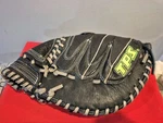 Louisville Slugger Tps Zephyr Fastpitch Series Z201 Catcher's Mitt Rht. Fixed Price $69.99.