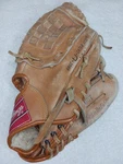 Rawlings RBG57 11.5" Right Hand Throw Leather Baseball Glove. Fixed Price $19.75.