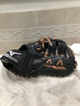 Mizuno GXF-100D Boys 12 Fully Broken In Baseball First Mitt Right Throw. Fixed Price $100.00.