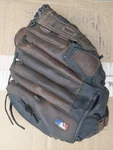 Wilson A200 11.5" Baseball Glove Youth Right Hand Throw Rht WTA2457. Fixed Price $9.99.