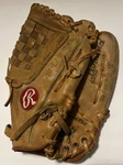 Rawlings 6592 Ozzie Smith Basket Web Deep Pocket Glove Rht 11 1/2. Fixed Price $15.00.