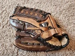 Louisville Slugger Bpst 1400 Baseball Glove 14" Lht. Fixed Price $24.00.