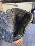 Mizuno Classic MCL5000BK 11.5" Black Baseball Glove Used In Excellent Condition. Fixed Price $200.00.