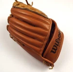 Wilson Junior Baseball Glove A2195 Jim Catfish Hunter 80-9241 Rht. Fixed Price $13.00.