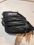 Louisville Slugger Xeno Series XNRF17175 11.75FASTPITCH Softball Glove Black Rht. Fixed Price $29.90.