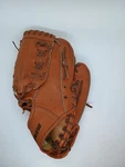 Windsor 37003 Professional Model E-z Catch 10" Rht Baseball Glove. Fixed Price $13.95.