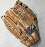 Mizuno Vintage Max Flex Glove Steerhide Professional Model MT1000FB Rht 12. Fixed Price $7.88.