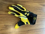 Euc! Under Armour Youth Med Boys Ua Batman Football Glove Black Yellow Right. Fixed Price $17.99.