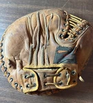Vintage Wilson Mitt Paul Gillespie A2540 Catcher Glove Rht Chicago Cub Wwii Era. Fixed Price $55.00.