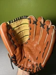 Wilson A500 Tan Brown 12.5 Baseball Glove Right Hand Throw Rht Excellent Cond. Fixed Price $29.99.