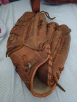 Easton EX1380 Competitor Series Baseball Glove - Right Hand Thrower 1/2 Inch. Fixed Price $35.00.