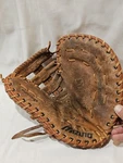 Mizuno MT3045 First Baseball Glove Mitt Rht Right Hand Thrower Crest Pro. Fixed Price $24.95.