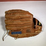 Wilson Tom Glavine Signature Edition A2654 Premium Cowhide Baseball Glove. Fixed Price $21.50.