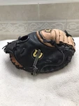 Wilson A1860 PRO18 Ivan Rodriguez 32 Baseball Catchers Mitt Right Hand Throw. Fixed Price $85.00.