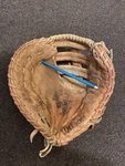 Wilson A2852 12.5" Advisory Staff Series Glove, Lht. Fixed Price $29.99.