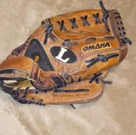 Louisville Slugger Omaha Select 11" Leather Baseball Softball Glove Brown/black. Fixed Price $20.50.