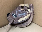 Louisville Slugger V207 Tps Valkyrie Series Softball Catchers Glove Mitt Rht 334. Fixed Price $99.95.