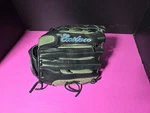 Easton Baseball Glove Reflex 125 Fp Black 1/2" Ideal Fit System Lht Steer Hid. Fixed Price $40.00.