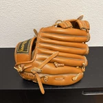 Wilson Youth Model A2297 George Brett Right Hand Thrower 8.5" Baseball Glove. Fixed Price $24.99.