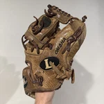 Louisville Slugger Right Hand Throw Tpx Omaha Pro Baseball 11.5 Glove OPX1151. Fixed Price $49.99.