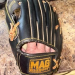 Mag Leaguer LL-1997 Black Leather Softball Baseball Glove Right Hand Throw. Fixed Price $18.00.