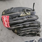 Black Rawlings RBG68B Baseball Glove Featuring "edge-u-cated Heel" Technology.. Fixed Price $19.49.