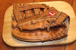Vintage Louisville Slugger HBG27D Eric Davis 12 Baseball Glove Mitt , Lhthrow. Fixed Price $24.99.