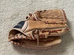 Vintage Macgregor 740 Willie Mays Autograph Model Baseball Glove Rht. Fixed Price $64.00.