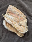 Wilson Baseball Glove Dave Cash A2133 Left-hand Dual Hinge Pro Style Snap Action. Fixed Price $17.00.