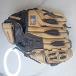 Wilson Youth T-ball Baseball Glove 425 Easy Catch A0427 Z95 Right Hand Throw. Fixed Price $20.00.