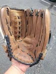 Louisville Slugger Bps 1300B 13" Inch Righthand Throw Baseball Glove Leather. Fixed Price $19.95.