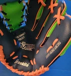 Franklin Mesh Tek Youth Right Hand Thrower 22812-9.5" Baseball Glove Brand New. Fixed Price $18.00.