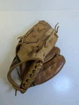 Wilson Baseball Glove Rht Stitched 3146 Autograph Model Catfish Hunter Nylon. Fixed Price $19.99.