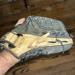 Mizuno Supreme Series Baseball Glove GSP1251 12.5" Leather Right Hand Throw. Fixed Price $15.99.