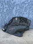 Easton SS125 12.5 Baseball Softball Pitchers Glove Right Hand Throw. Fixed Price $50.00.