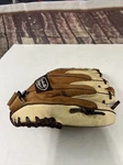 Louisville Slugger TLS1052P 10.5 Inch Leather Youth Baseball Softball Glove Lht. Fixed Price $18.81.