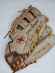 Macgregor 2497T Big Rht Baseball Glove Prolock Full Grain Steer Hide Leather. Fixed Price $16.95.