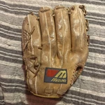 Mizuno MZ1302 Max Flex Professional Lht 13" Baseball / Softball Glove Z31. Fixed Price $15.00.