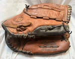 Wilson Demarini Canyon Leather 13 1/4 A2610 US5 Rh Glove Ultimate Softball. Fixed Price $24.99.