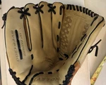 Easton SYFP1300 Steer Hide Leather Baseball Glove Right Hand Lht Oil Tanned. Fixed Price $34.95.