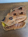 Louisville Slugger Baseball Glove Series Left Hand 12.75" G125-8 Rht T848. Fixed Price $39.99.