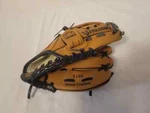 Spalding T100 T-ball Mitt 18206 Tru 8.75 Rht Glove Handcrafted-left Throw. Fixed Price $11.99.