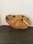 Mizuno Catchers Mitt Lite Flex Model MT3045 Crest Hide Custom First Base. Fixed Price $40.00.